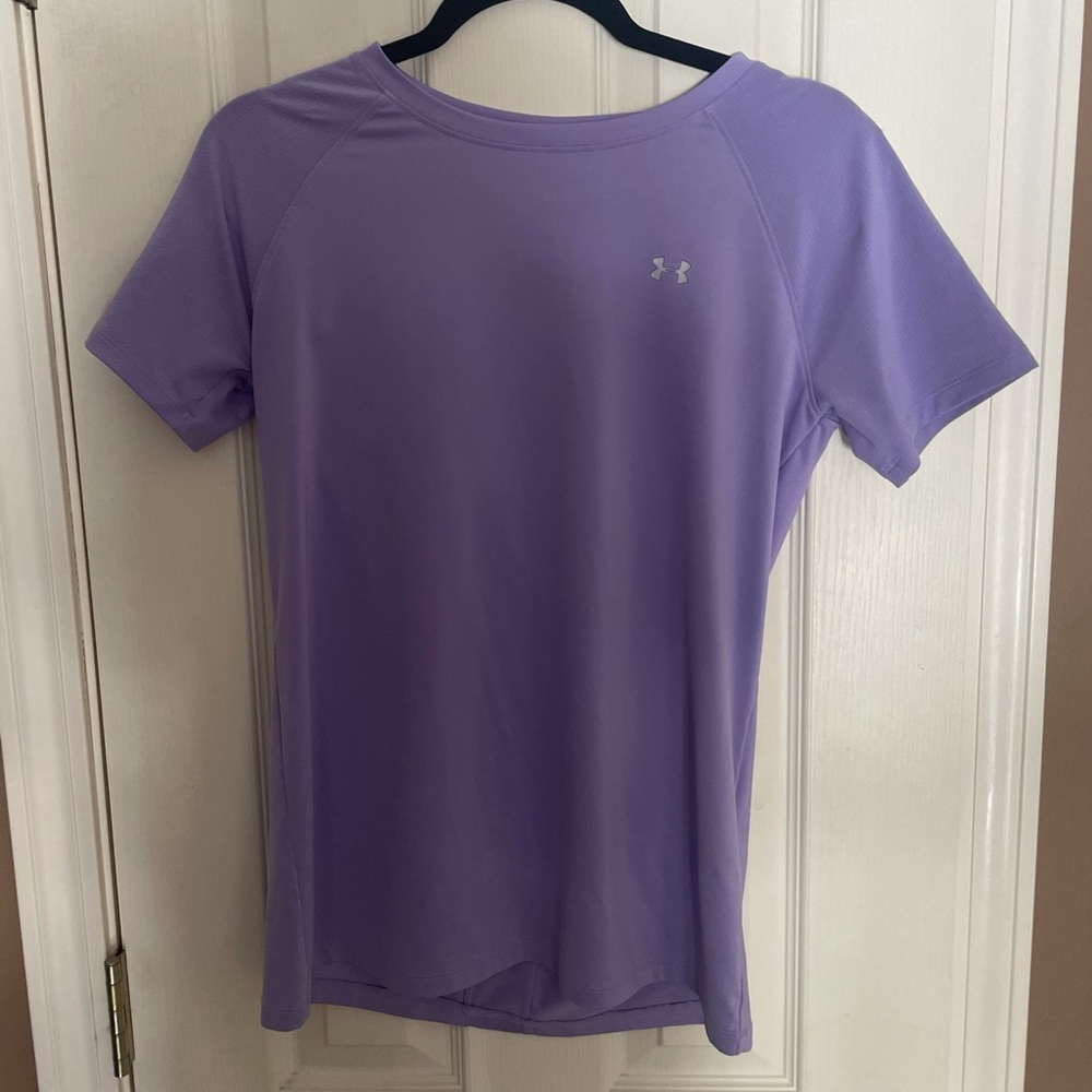UNDER ARMOUR light purple t-shirt